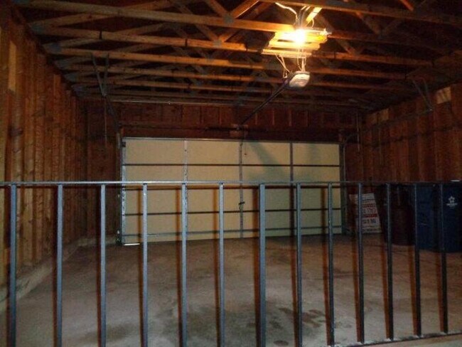 Building Photo - 22526 Clarendon Ave