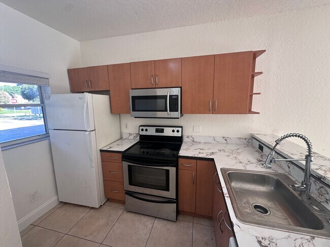 Building Photo - 3590 NW 91st Ln
