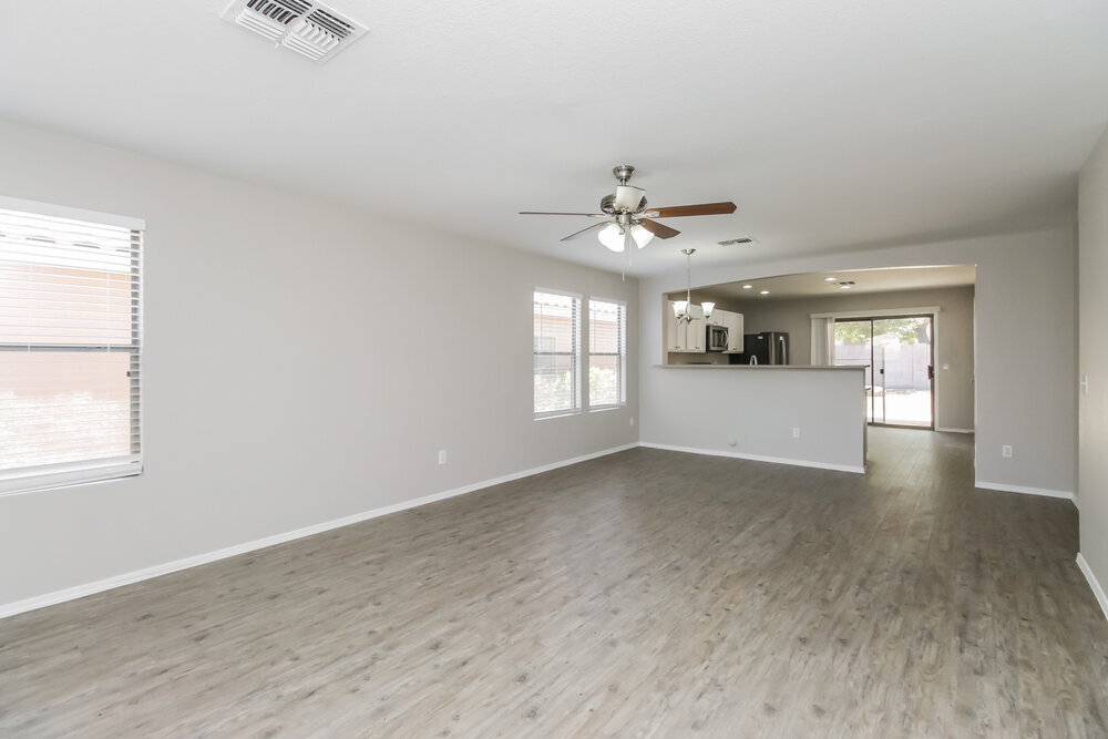 Building Photo - 2879 W Five Mile Peak Dr