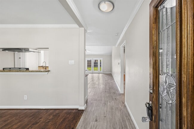 Building Photo - 11427 Hillcroft Ave