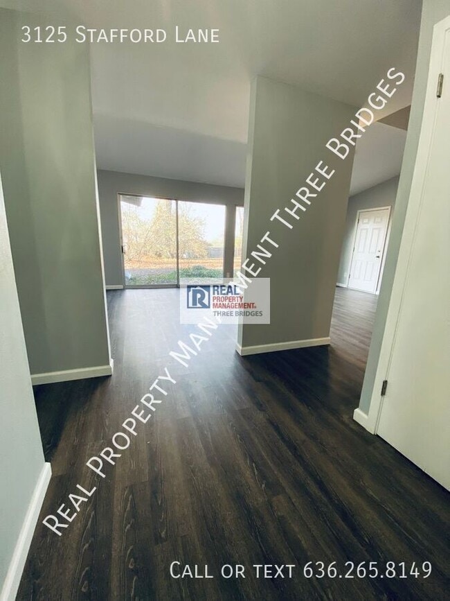 Building Photo - 3125 Stafford Ln