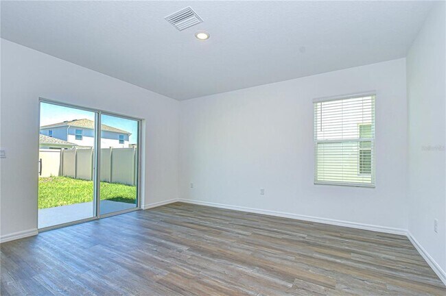 Building Photo - 32463 Weathered Oak Dr