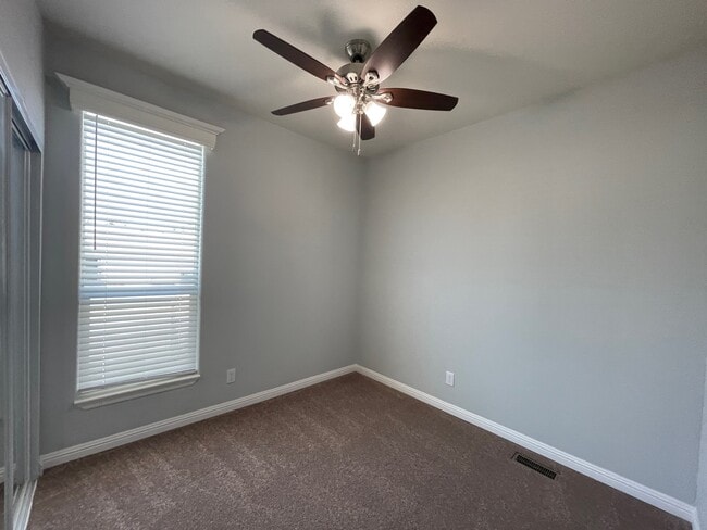 Building Photo - 141 Douglas Dr