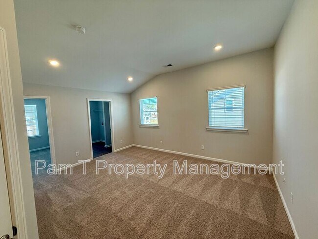 Building Photo - 103 Peabody St