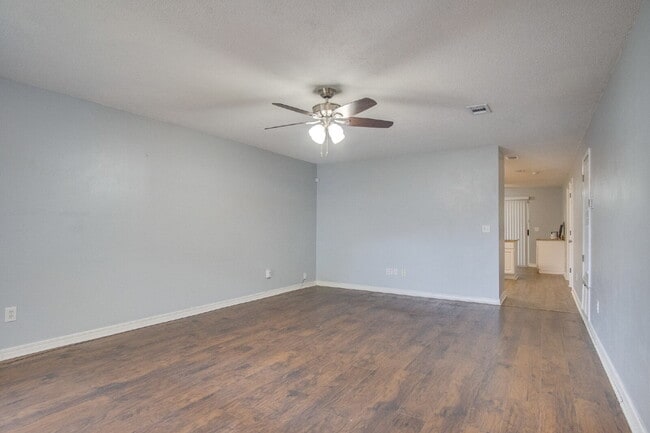 Building Photo - Modern 3BR/2BA Duplex with Granite Countertops, Stainless Appliances, Covered Patio & Private Fen...
