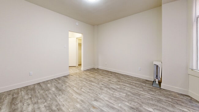 Building Photo - 420 Ellis St