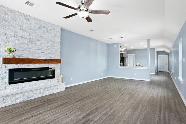 Building Photo - 2716 Bernadino Dr