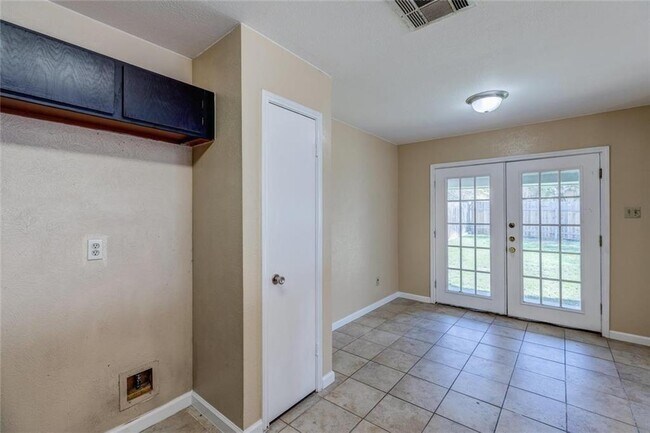 Building Photo - 12329 Tomanet Trail