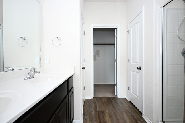 Building Photo - 138 Buttercup Bnd
