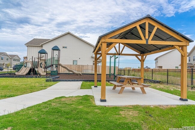 Building Photo - 10215 Tulipwood Run