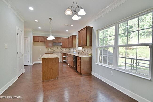 Building Photo - 3032 Oakwood Hills Ln