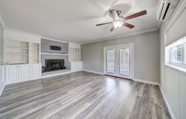 Building Photo - 3105 W 21st Ct