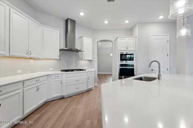 Building Photo - 52 Clarendon Rd