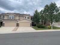 Building Photo - Beautiful Townhome in Castle Rock