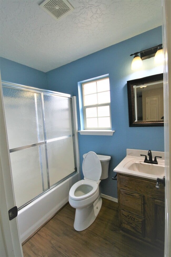 Building Photo - 105 Limestone