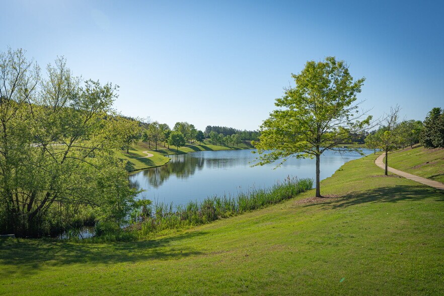 Building Photo - 2134 Springfield Dr