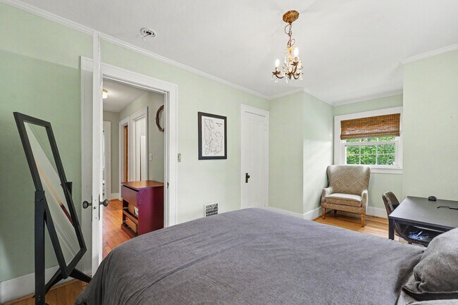 Building Photo - 307 Doty Ave