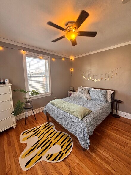 Building Photo - 4945 Mardel Ave