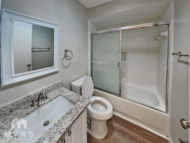 Building Photo - 11136 Mercedes St