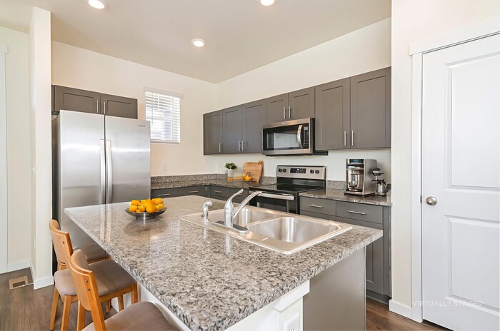 Building Photo - 13417 Oneida Ln