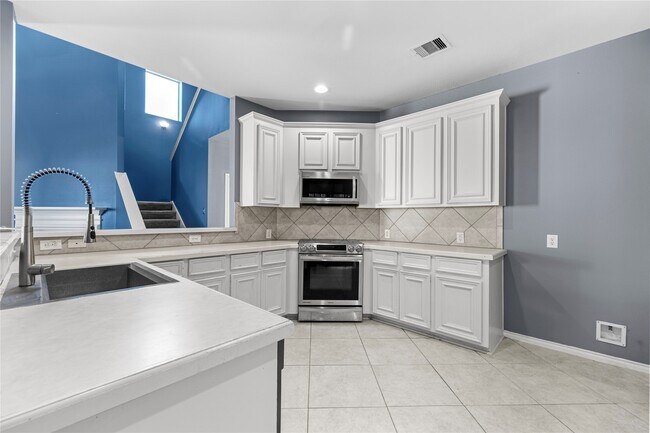 Building Photo - 12638 Riverhill Ct