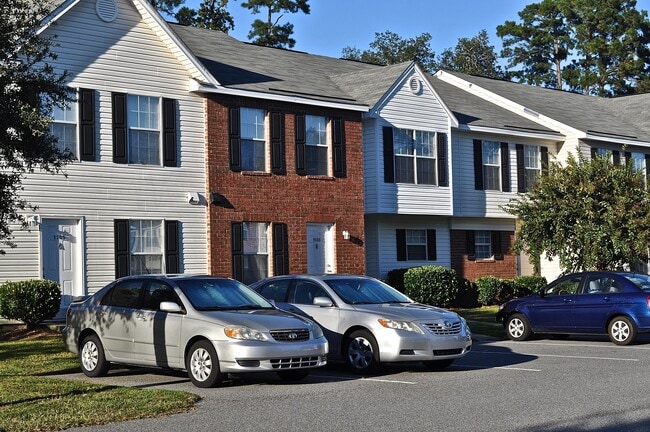 Building Photo - 1107 Fords Pointe Cir