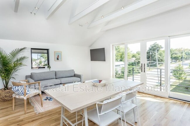 Building Photo - 123 Idlewild Ave