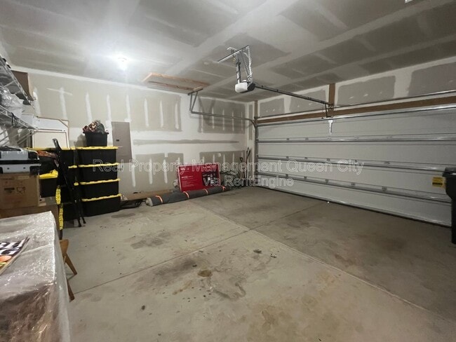 Building Photo - 3011 Pinehills Wy.