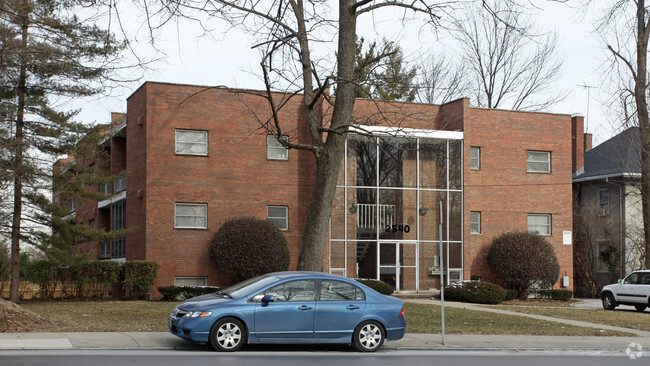 Building Photo - 2540 Madison Rd