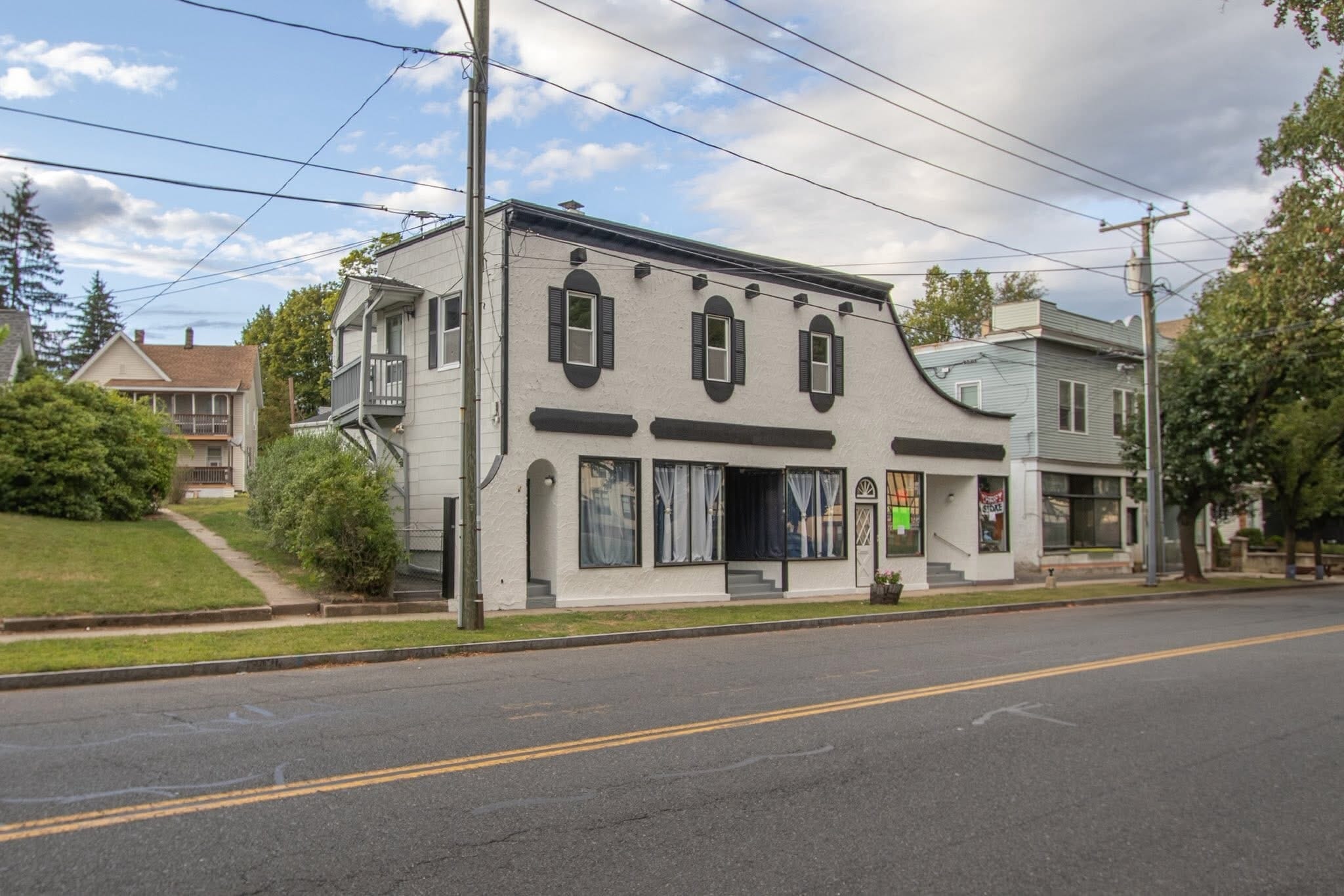 Front View - 32 Parker St