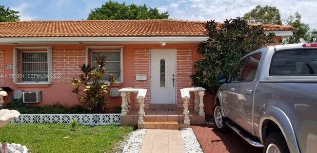 Building Photo - 2787 SW 34th Ct