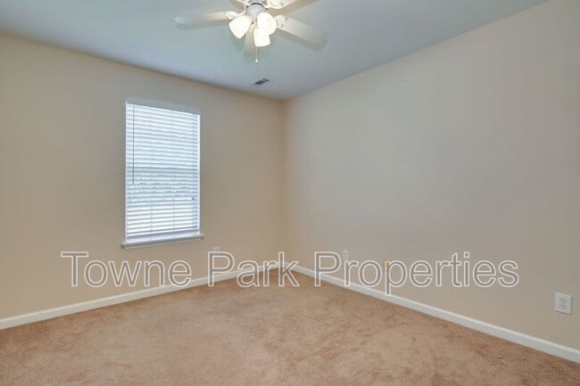 Building Photo - 589 Jackson St
