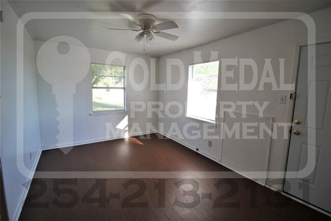 Building Photo - 803 Pecan Cir