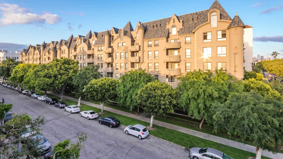 Versailles Koreatown Los Angeles Ca Apartment Finder