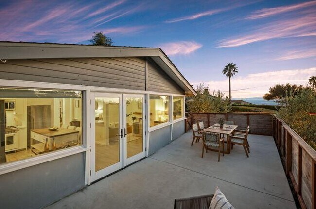 Building Photo - 107 Skyline Cir