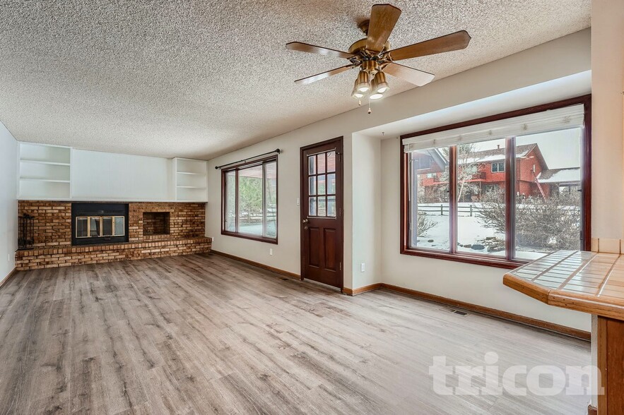 Building Photo - 6591 N Windmont Ave