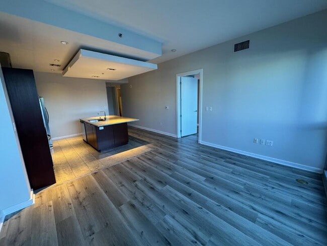 Building Photo - 4471 Dean Martin Dr