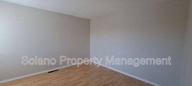Building Photo - 320 Stamper Cir