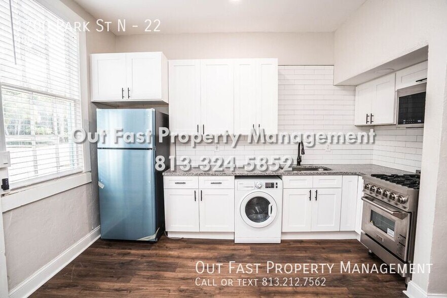 Building Photo - 1700 Park St N