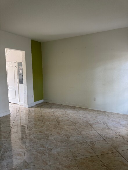 Building Photo - 708 SW 147th Ave