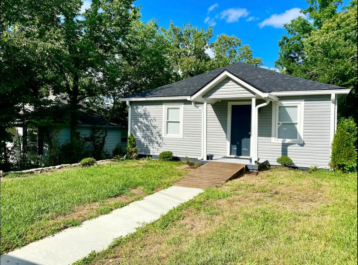 Building Photo - 312 Rosedale Ave