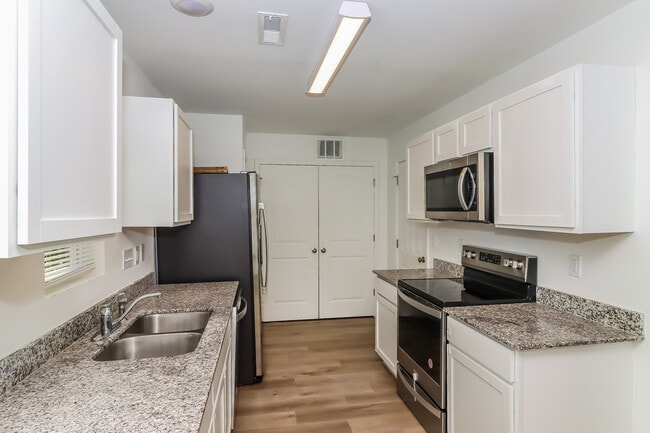 Building Photo - 134 Mountain Crest Dr