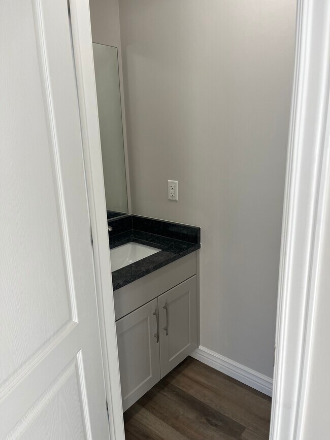 Building Photo - 374 E Braidhill Dr