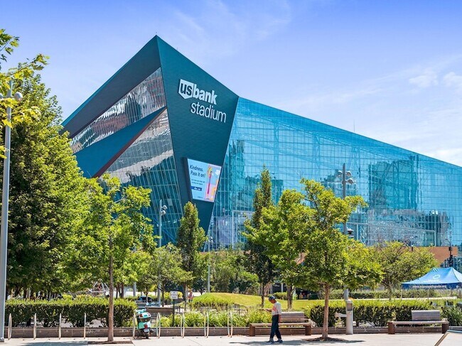 Building Photo - 929 Portland Ave