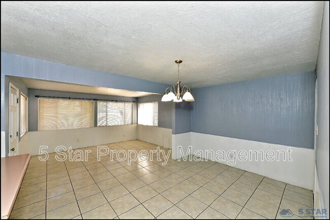 Building Photo - 5613 Creston Ave