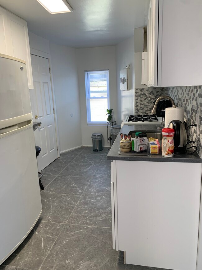 Kitchen - 214 Beach 27th St