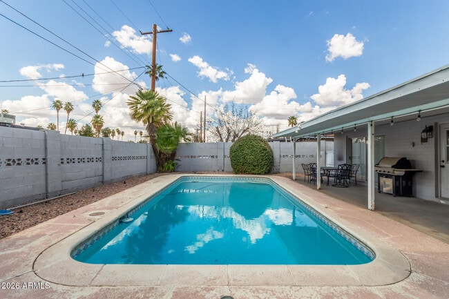 Building Photo - 3312 S Ventura Dr