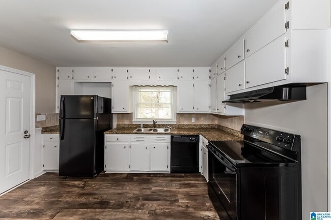 Building Photo - 1184 Dogwood Ln