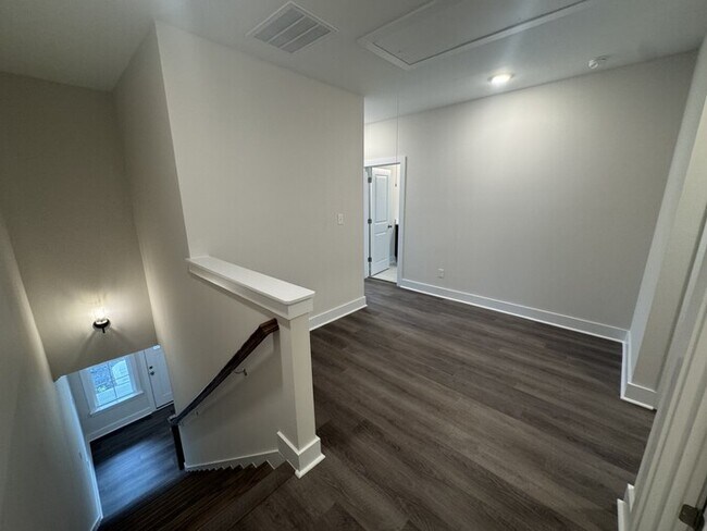 Building Photo - 3 Bed 2.5 Bath Brand New Townhome
