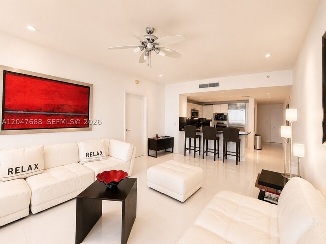 Building Photo - 17121 Collins Ave